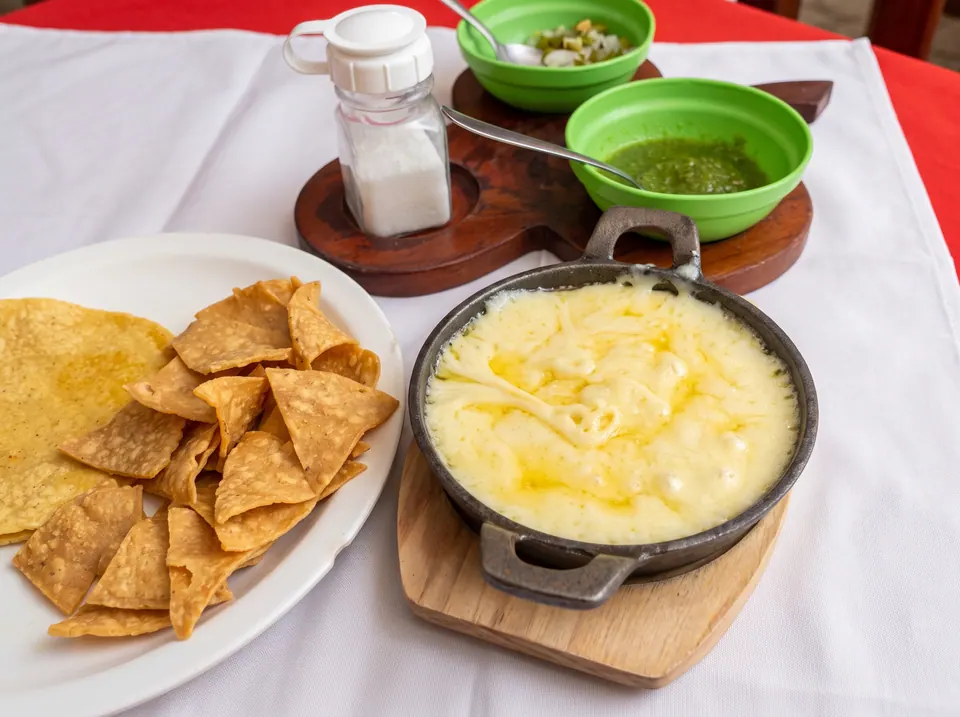 Cazuela de Queso con Chorizo